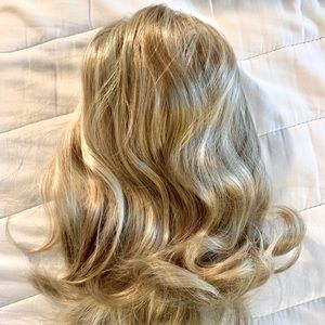 ❌SOLD❌ Natural Blonde Ponytail Extension 16” Wavy